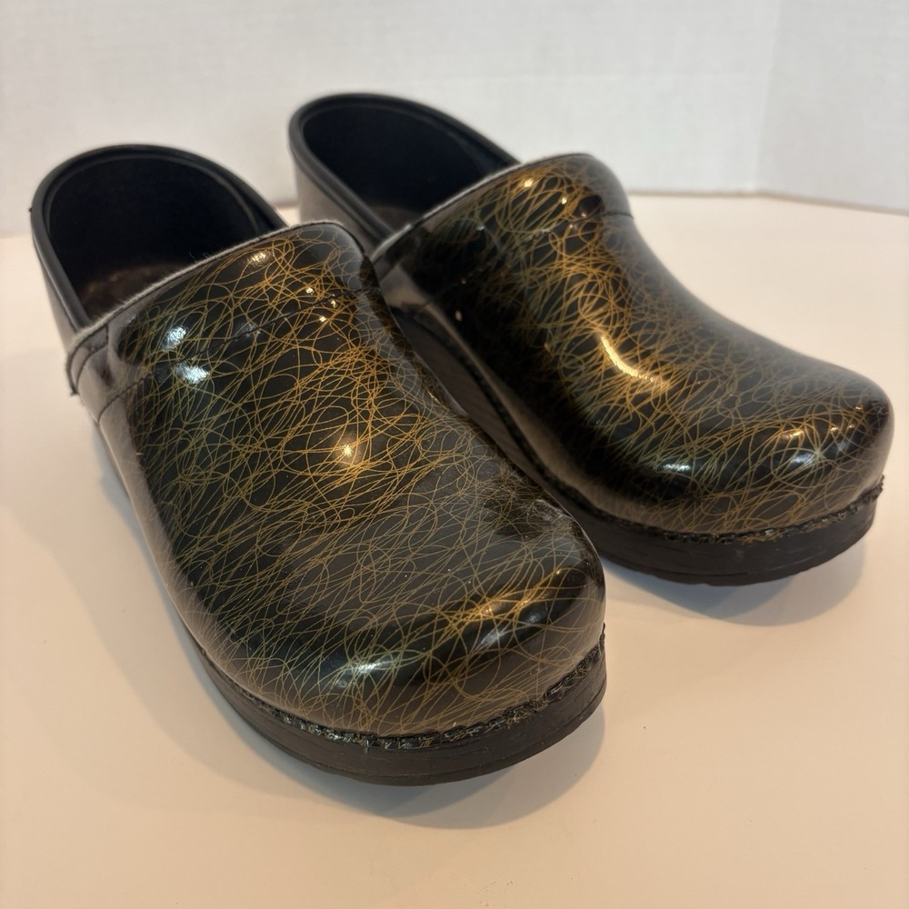 Dansko Professional Clogs Womens Size 38‎ US 8 Black Gold Abstract Pattern Shoes